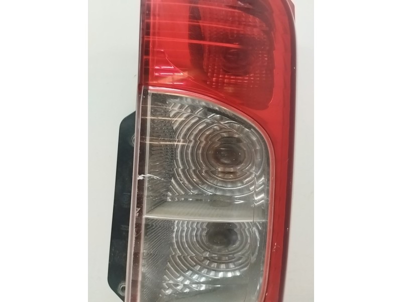 Recambio de piloto trasero derecho para fiat fiorino adventure combi referencia OEM IAM 13202F  