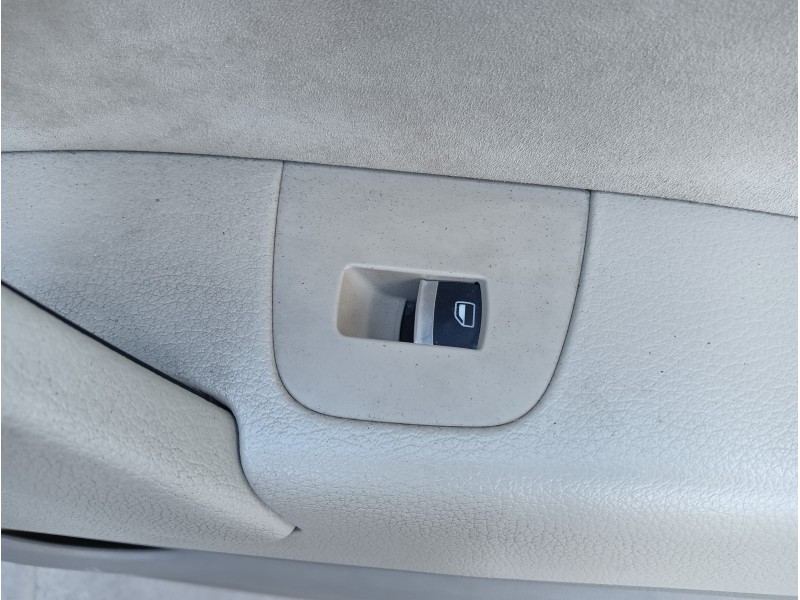 Recambio de mando elevalunas delantero derecho para audi q7 (4l) 4.2 v8 32v tdi biturbo referencia OEM IAM   
							